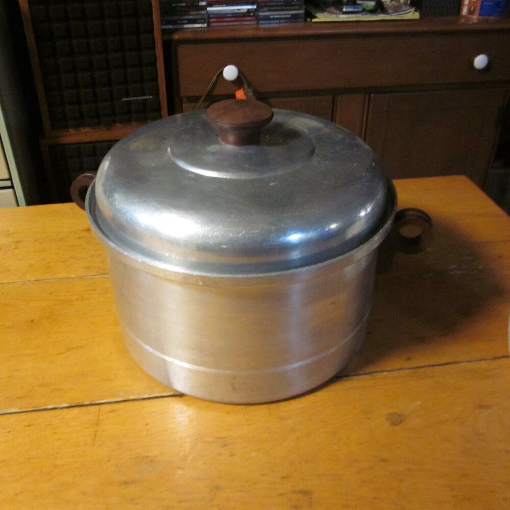 vtg Mid century Aluminum 6 qt stock pot dome lid brown handle know heay aluminum